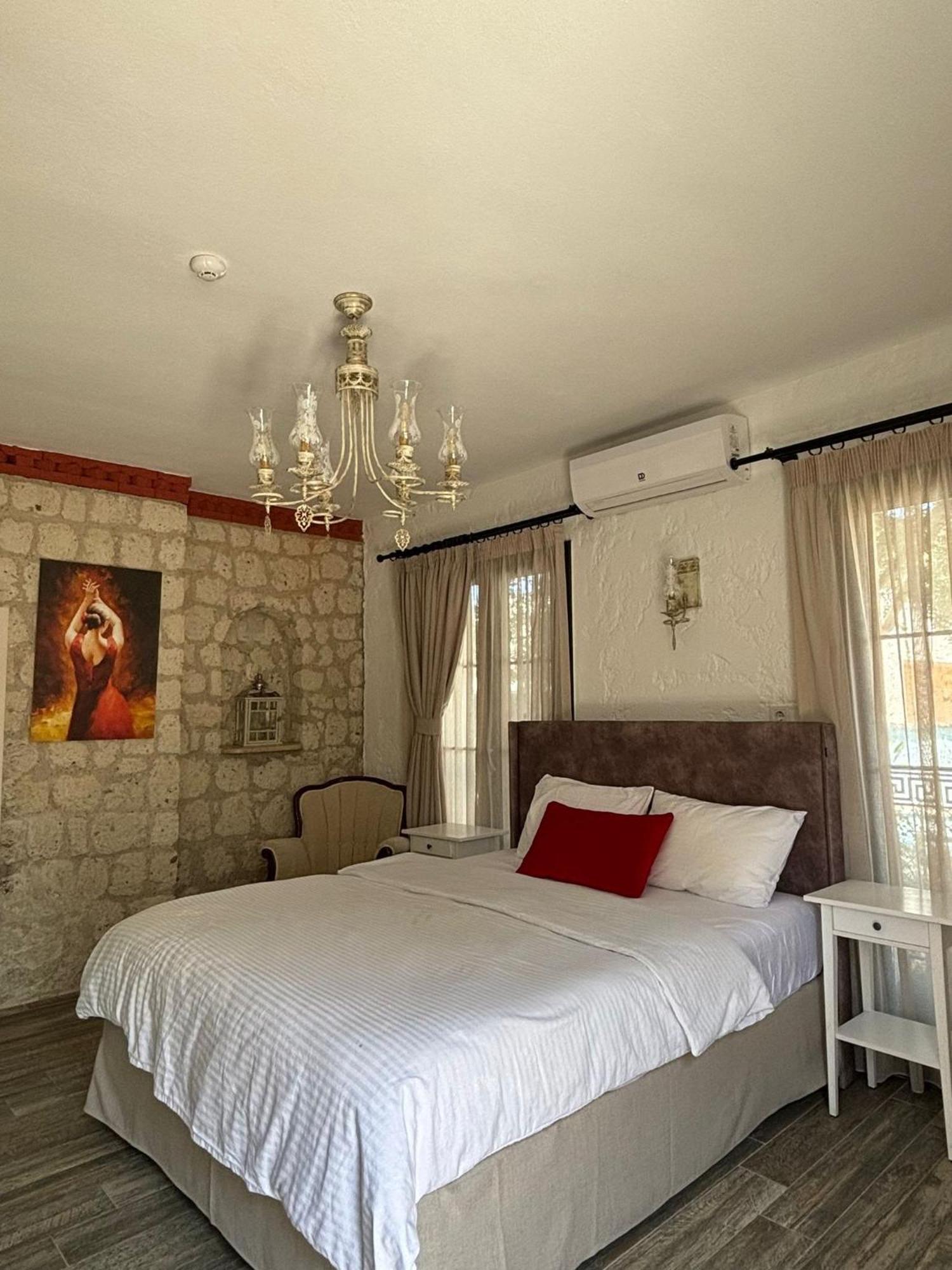 Alacati Albatross Hotel エクステリア 写真